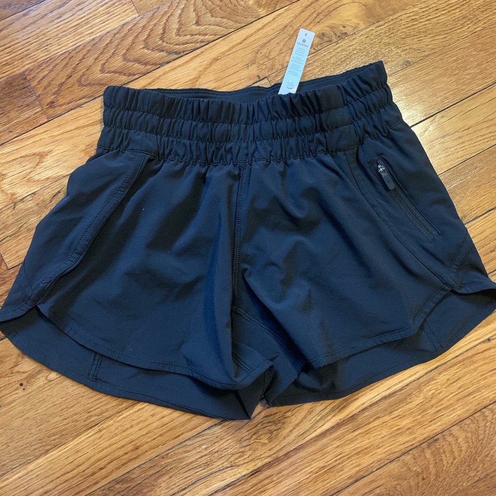 ❤️Lululemon Athletica Running Shorts size 4 ❤️